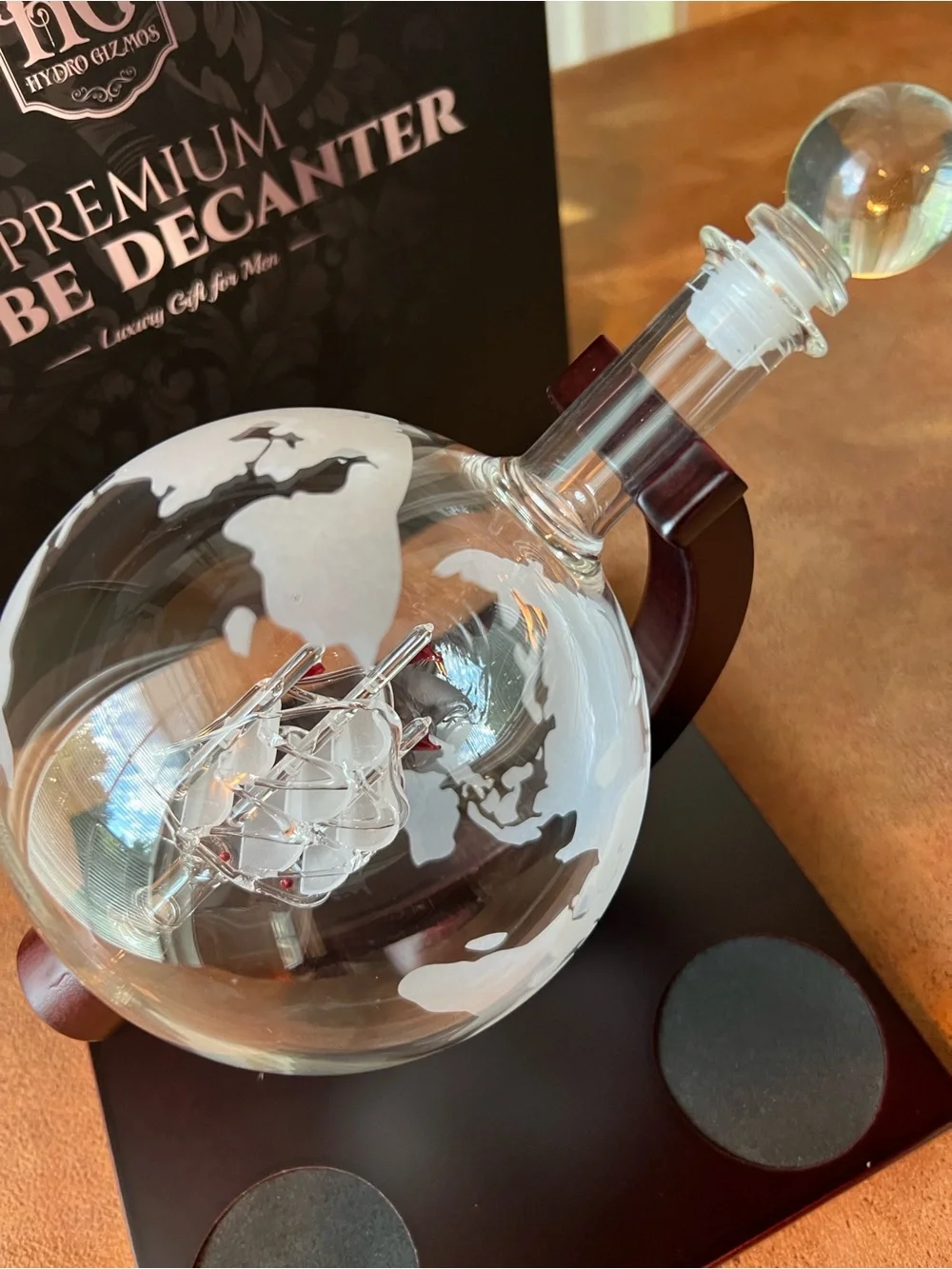 Hydro Gizmos Globe Etched Glass Decanter Set w/ four Globe Tumblers Clear White